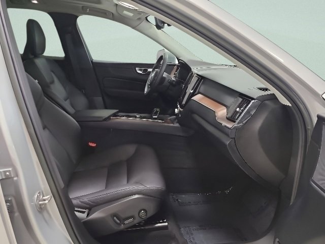 2023 Volvo XC60 Plus - Photo 13