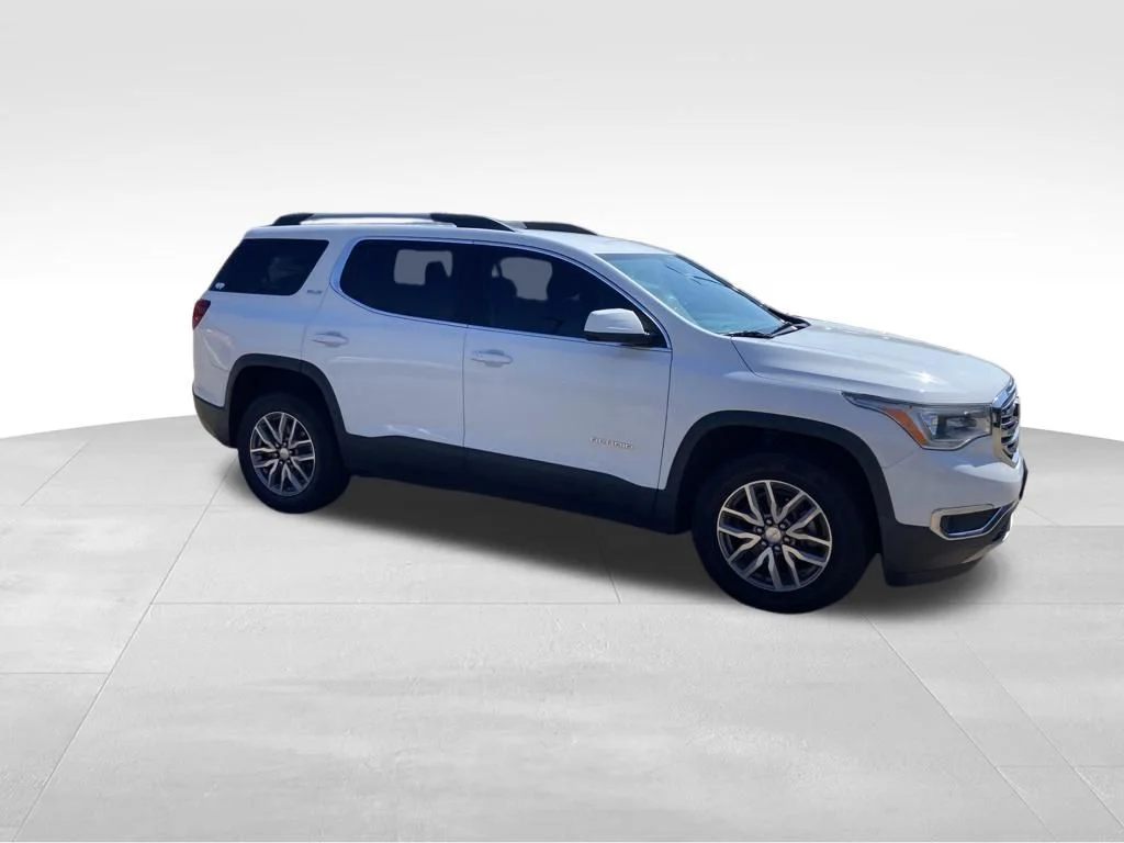 Used 2017 White GMC SLE-2 image 10