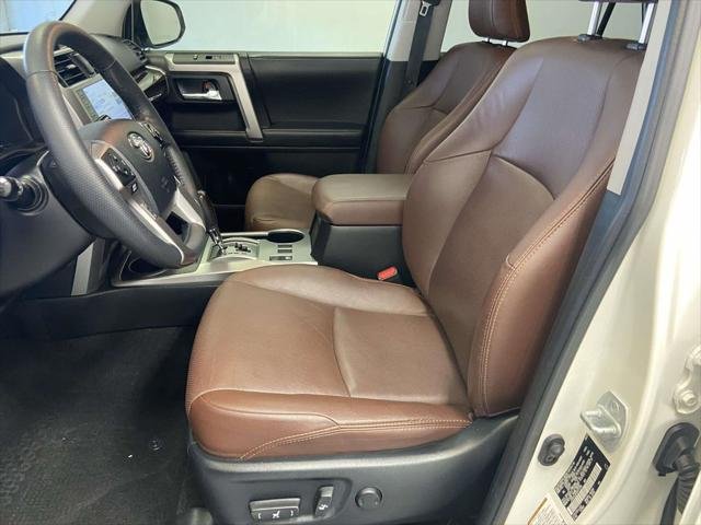 Certified Used 2022 BLIZZARD PEARL Toyota  image 18