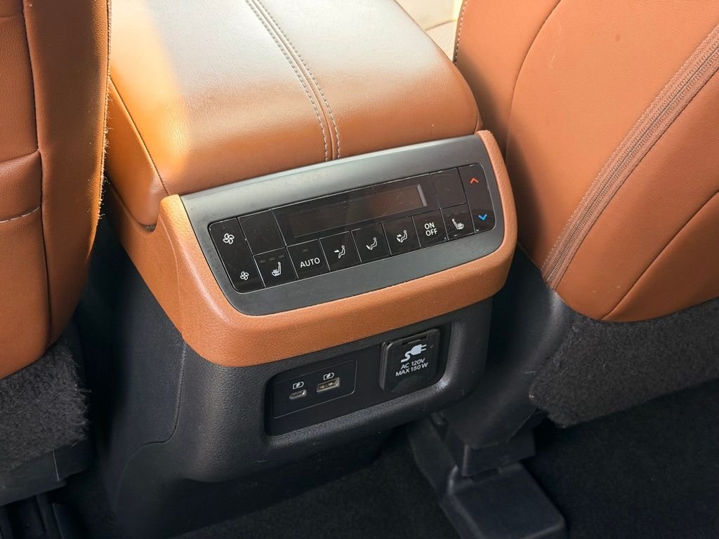 Used 2024 Gray Nissan Platinum image 18