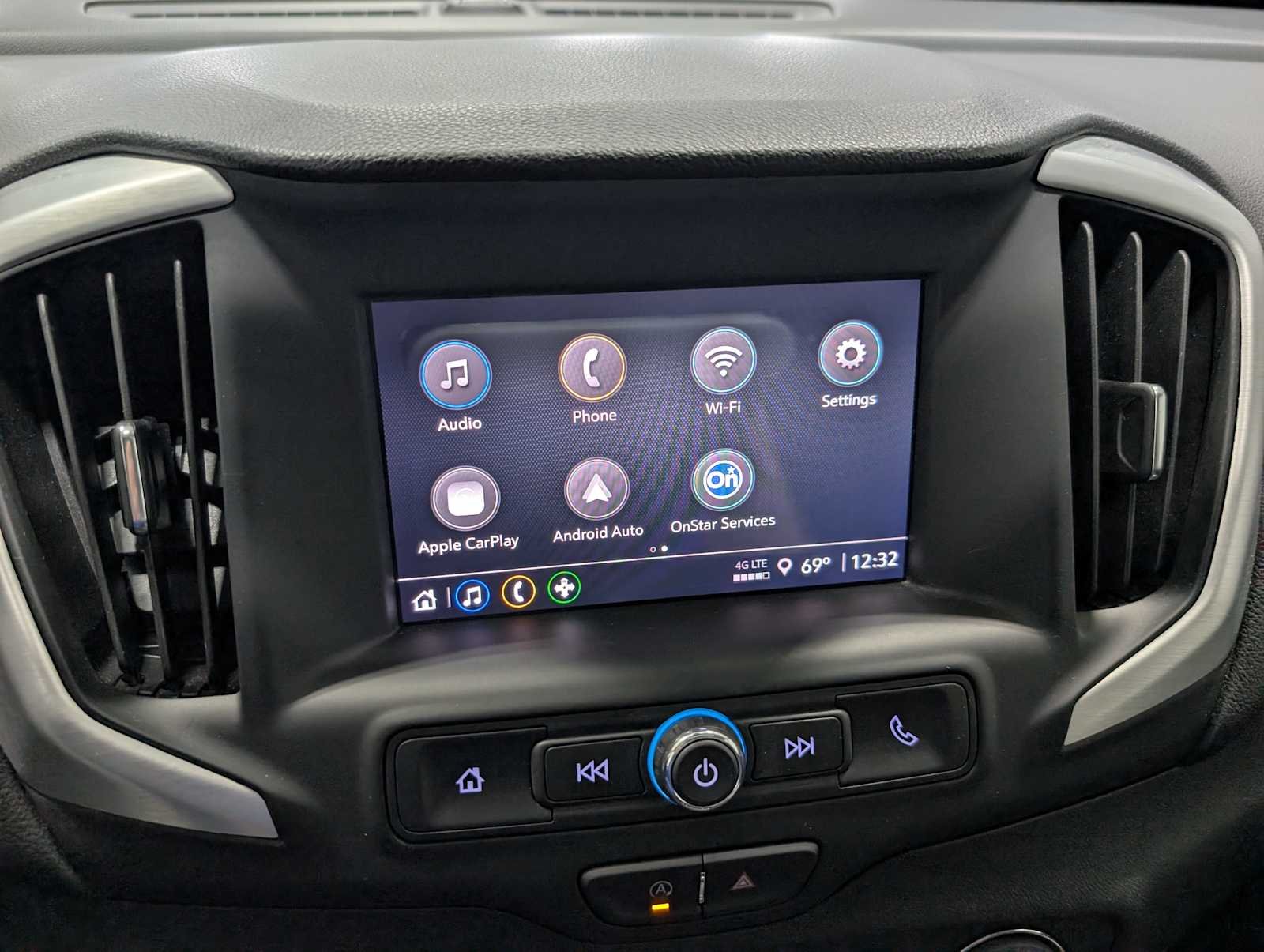 Used 2023 Summit White GMC SLE image 20