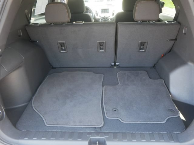 Certified Used 2024 Iridescent Pearl Tricoat Chevrolet LT image 9