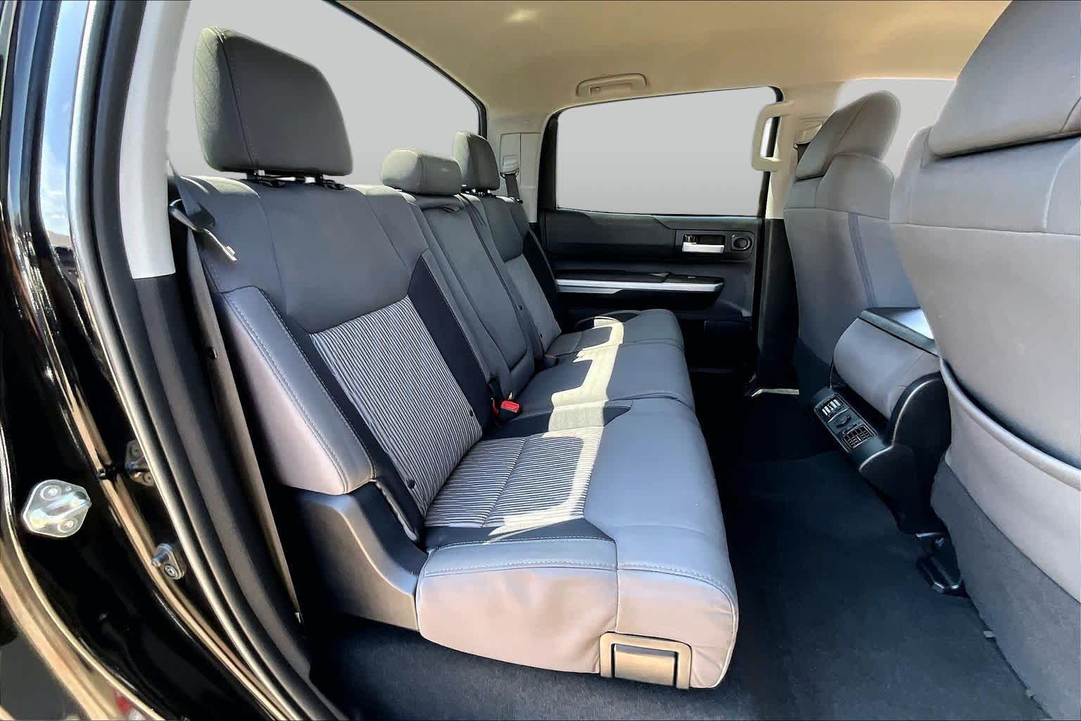 Used 2016 Black Toyota SR5 image 21