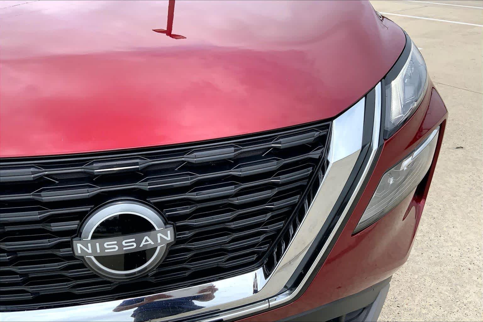 Used 2022 Scarlet Ember Tintcoat Nissan SV image 30