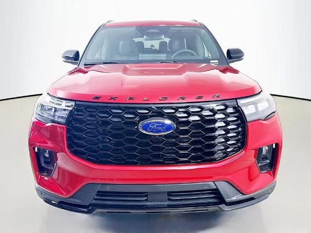 New 2026 Rapid Red Metallic Tinted Clearcoat Ford ST-Line image 36