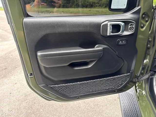 Used 2022 Green Jeep Unlimited Sport Altitude image 15