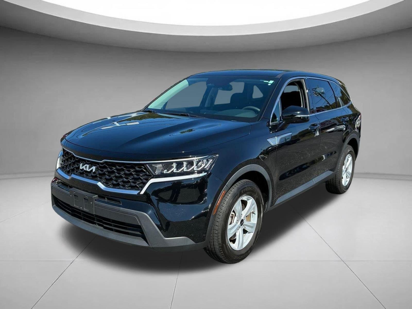 Used 2022 Ebony Black Kia LX image 9