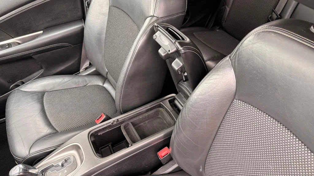 Used 2020 Red Dodge Crossroad image 23