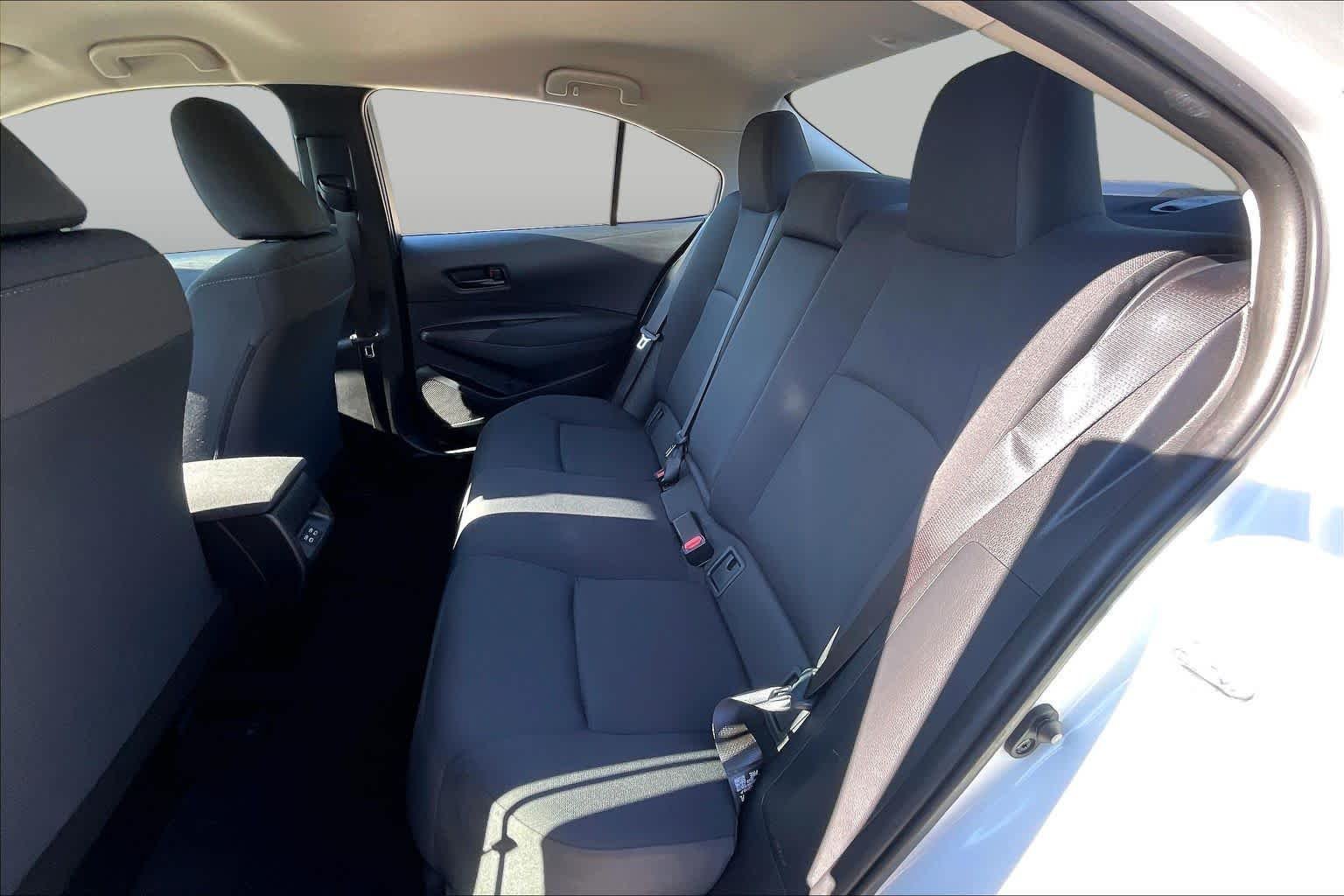 Used 2025 Ice Cap Toyota LE image 20