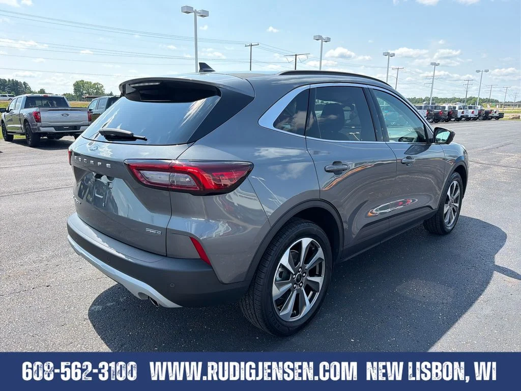 Used 2023 Gray Ford Platinum image 5