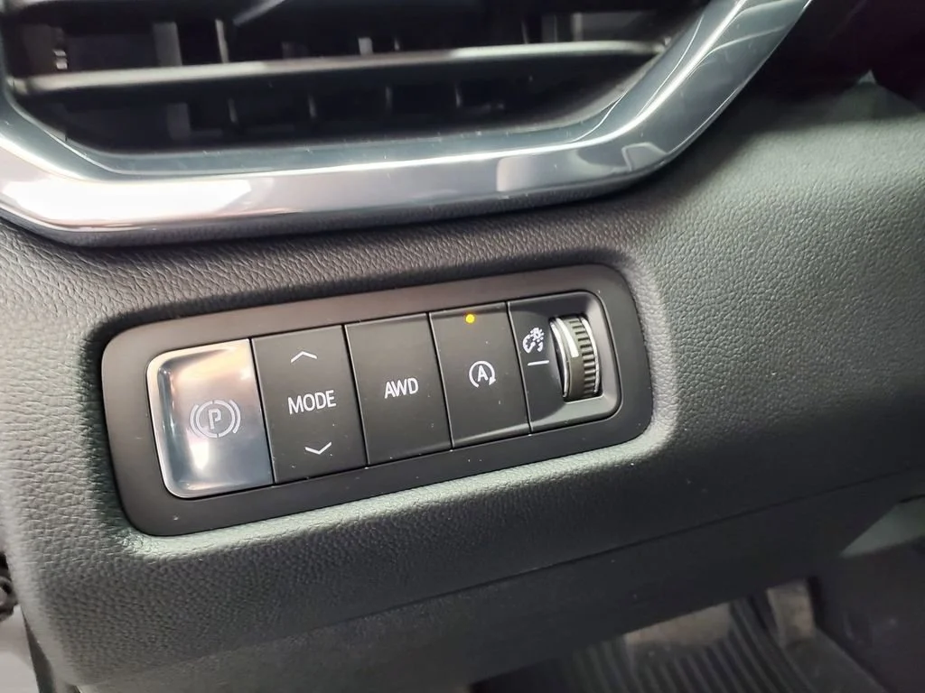 New 2026 Ebony Twilight Metallic GMC Elevation image 12