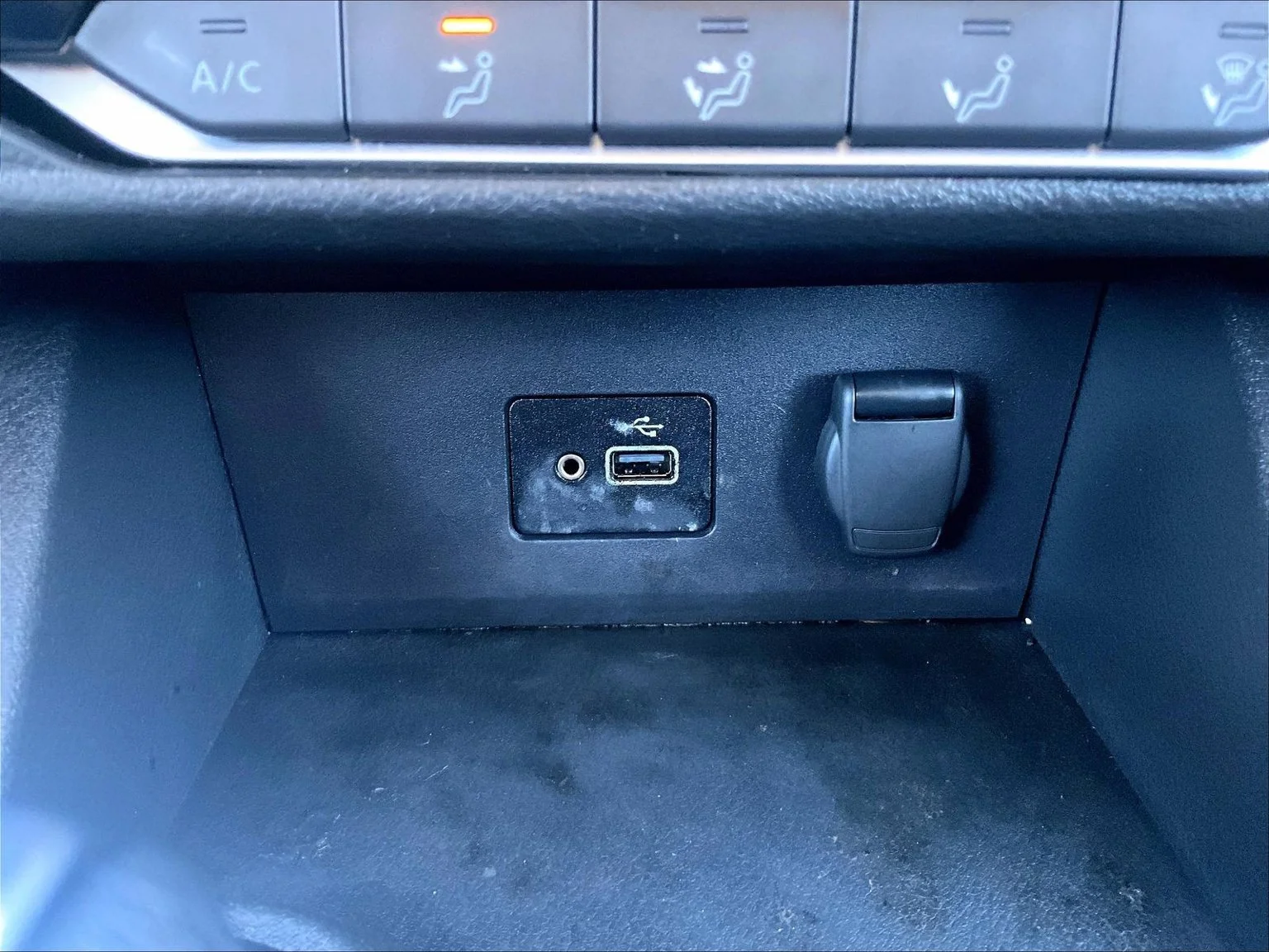 Used 2022 Black Nissan S image 31