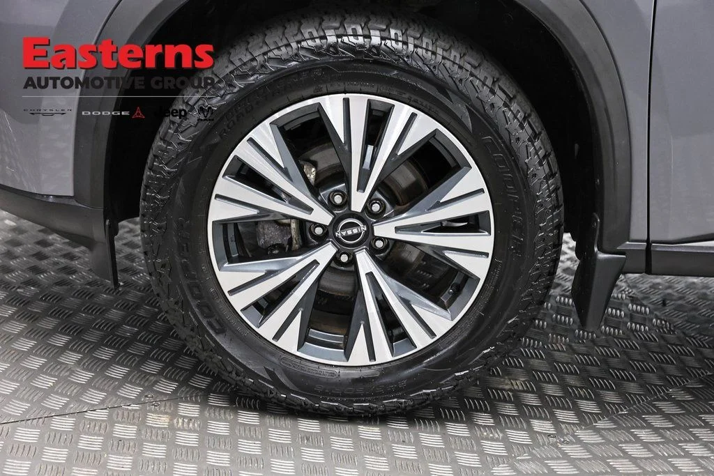 Used 2023 Gray Nissan SV image 33