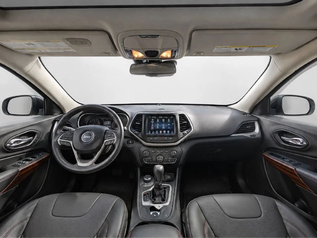 Used 2016 Red Jeep Trailhawk image 27
