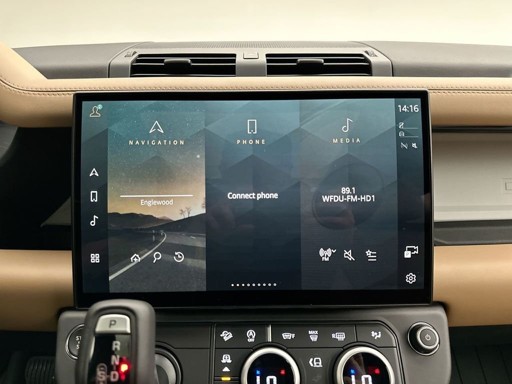 New 2026 Santorini Black Land Rover S image 14