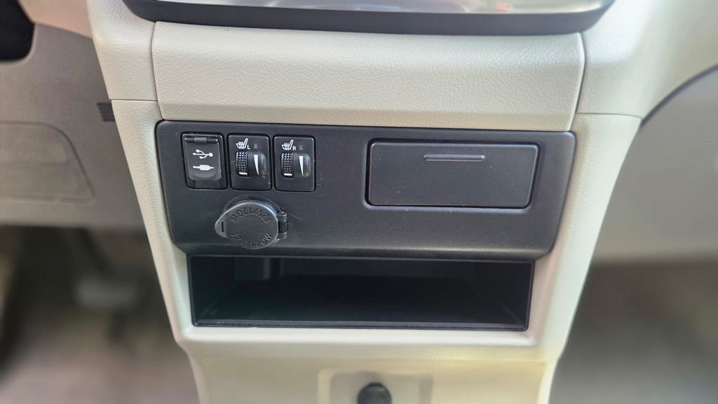 Used 2015 Blue Toyota XLE image 23