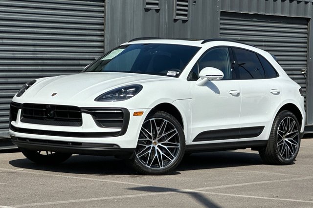 2026 Porsche Macan AWD
