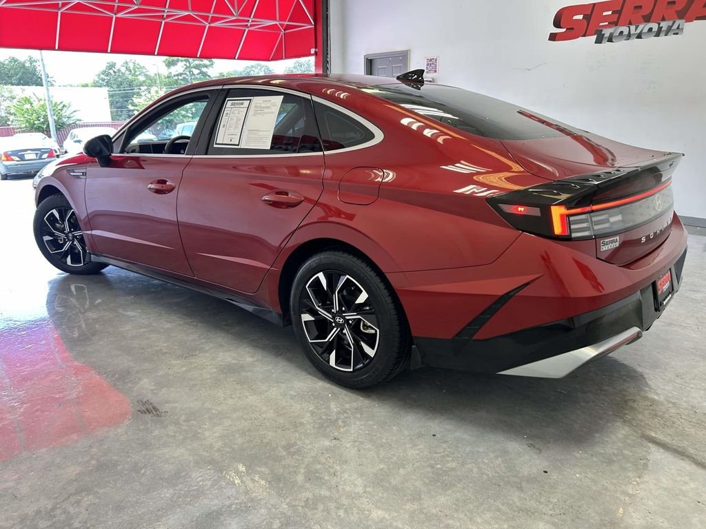 Used 2024 Red Hyundai SEL image 6
