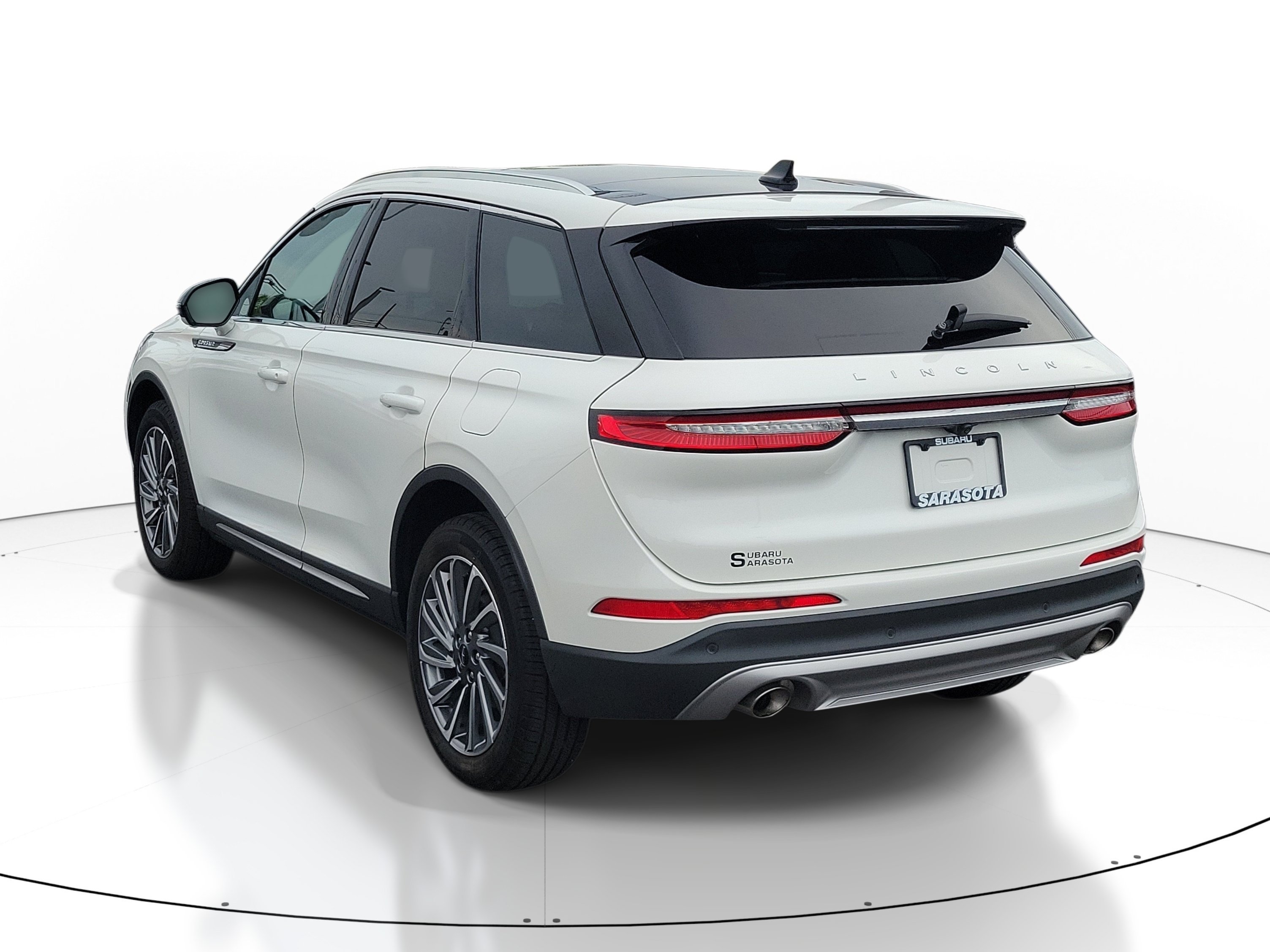 Used 2023 Pristine White Metallic Tri-Coat Lincoln Reserve image 3