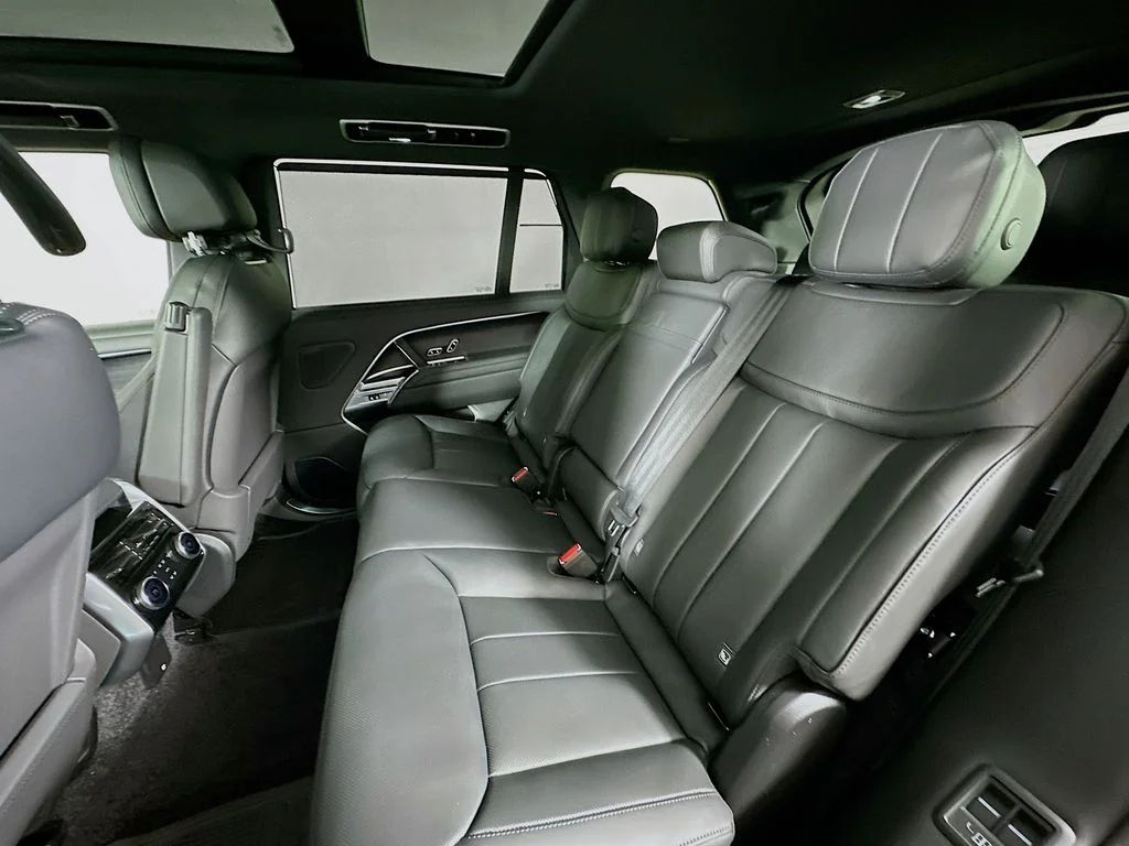 New 2026 Santorini Black Land Rover SE image 24