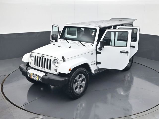 Used 2016 White Jeep Sahara image 30