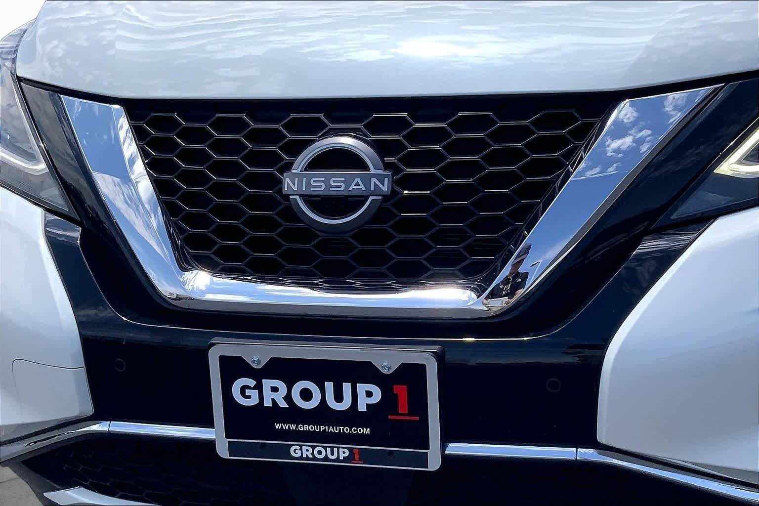 Used 2024 Pearl White Tricoat Nissan SL image 30