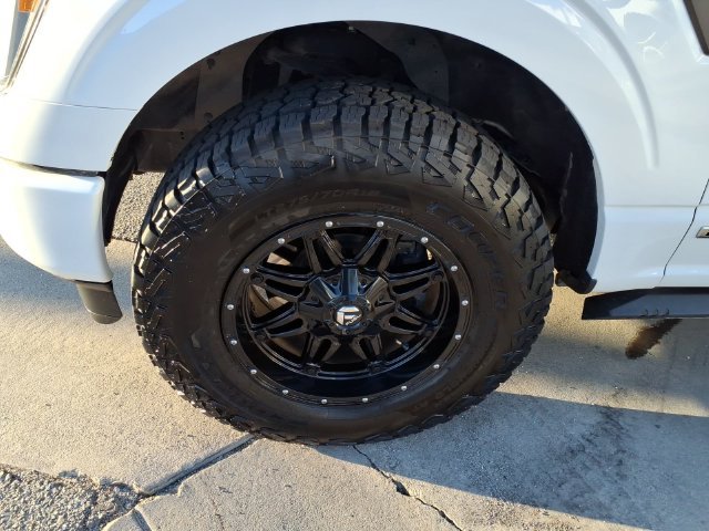 Used 2021 White Ford Lariat image 11