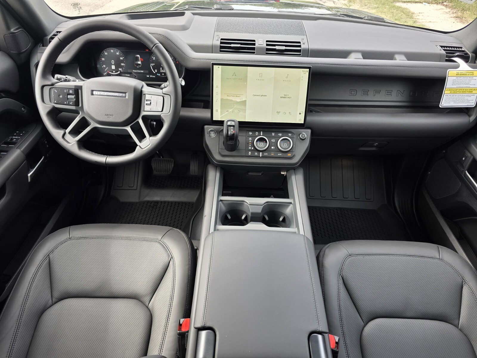 New 2026 Santorini Black Land Rover P400 X-Dynamic SE image 4
