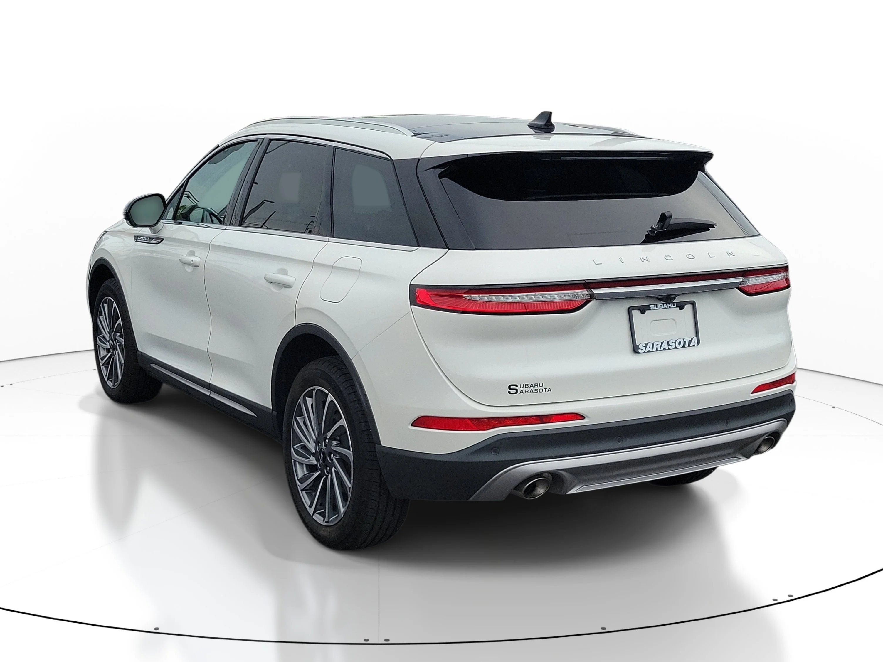 Used 2023 Pristine White Metallic Tri-Coat Lincoln Reserve image 4