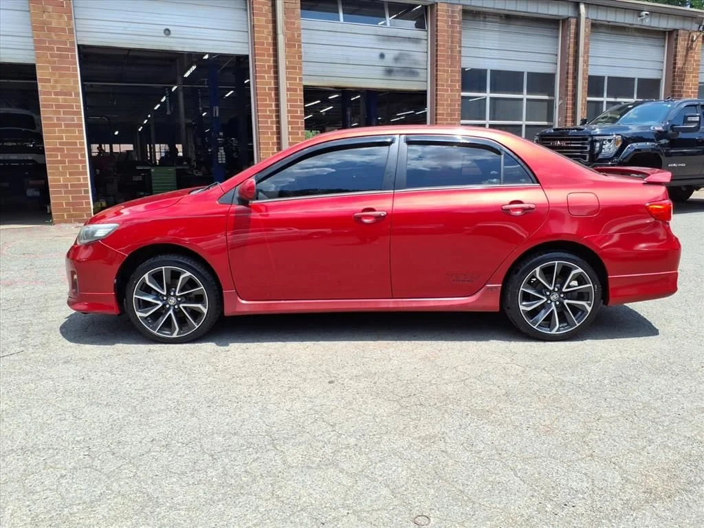 Used 2013 Red Toyota S image 32