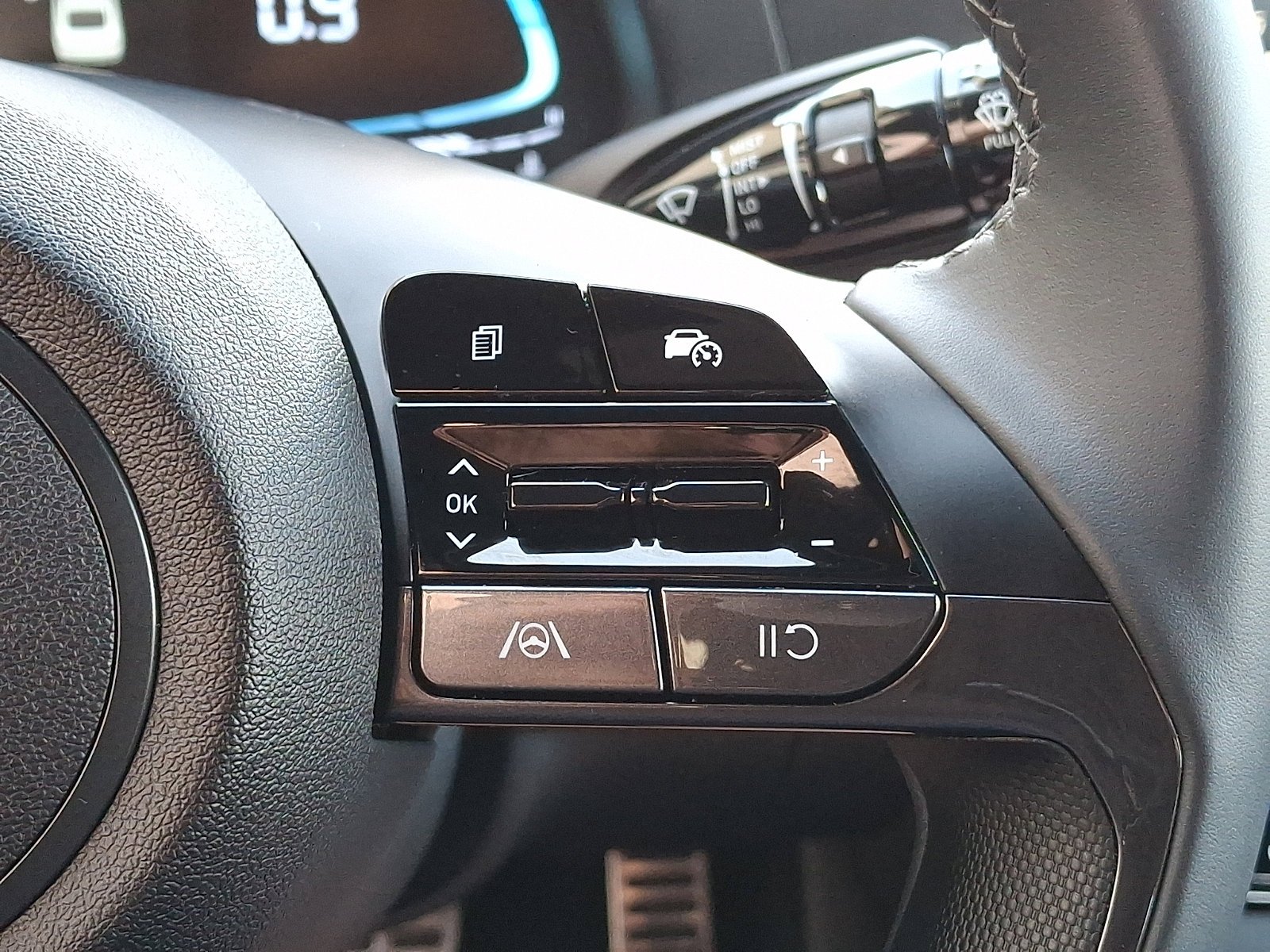 Used 2025 Abyss Black Hyundai SEL Sport image 20