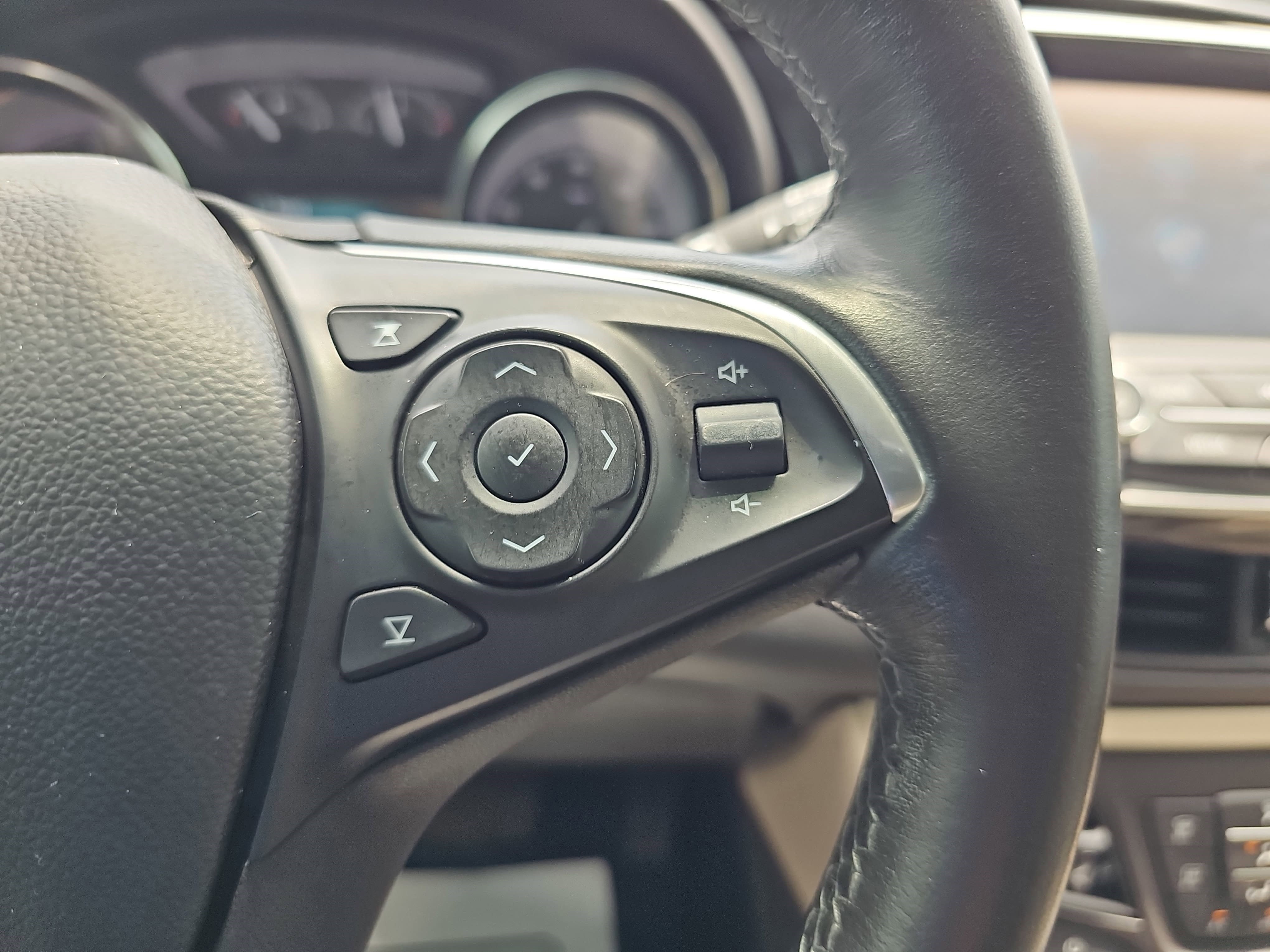 Used 2020 Satin Steel Metallic Buick Preferred image 14