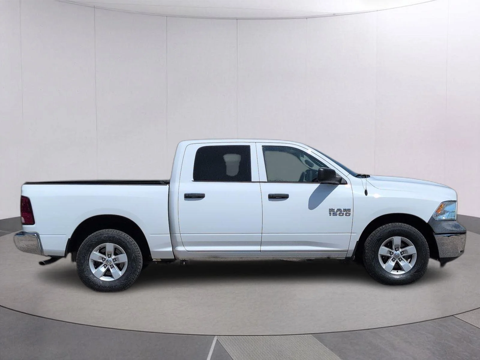 Used 2018 Bright White Clearcoat Ram Tradesman image 9
