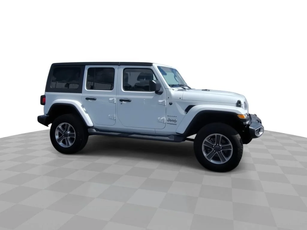 Used 2021 White Jeep Sahara 4x4 image 9
