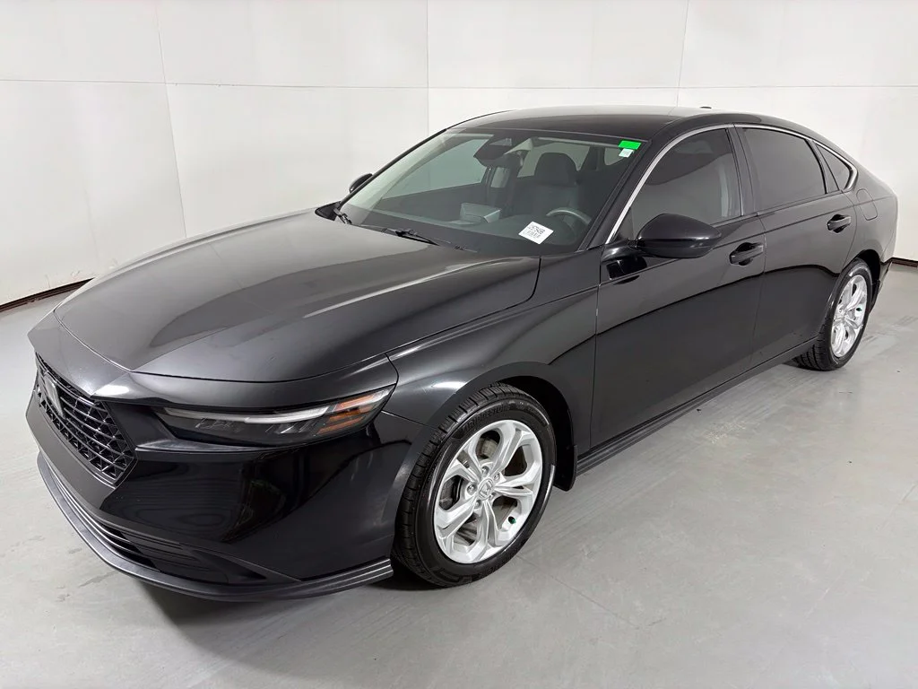 Used 2023 Black Honda LX image 4