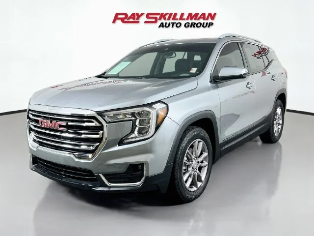 Used 2024 Silver GMC SLT image 3