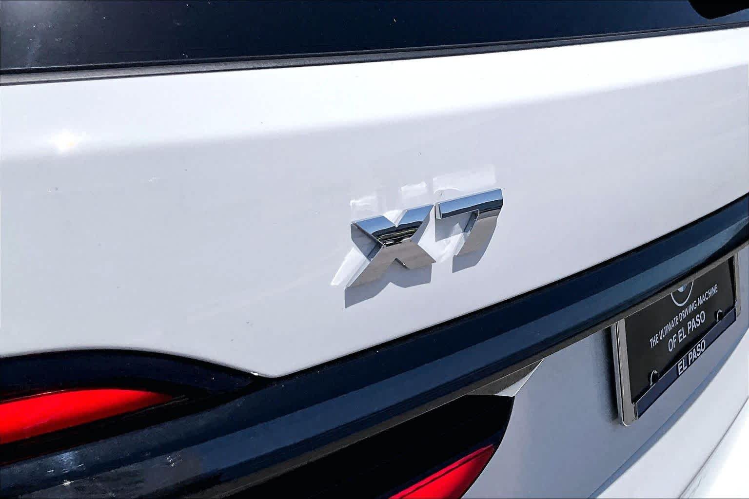 New 2027 Alpine White BMW M60i image 14