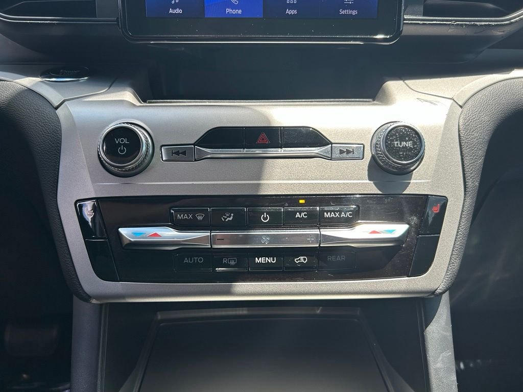Used 2022 Oxford White Ford XLT image 19