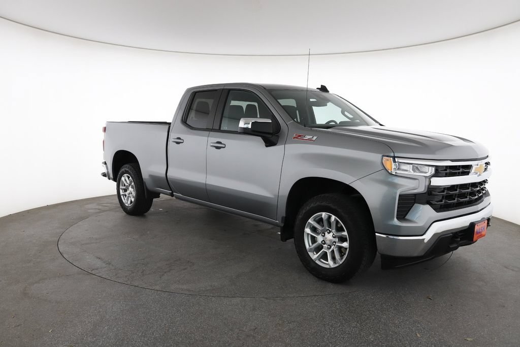 2023 Chevrolet Silverado 1500 LT - Photo 2