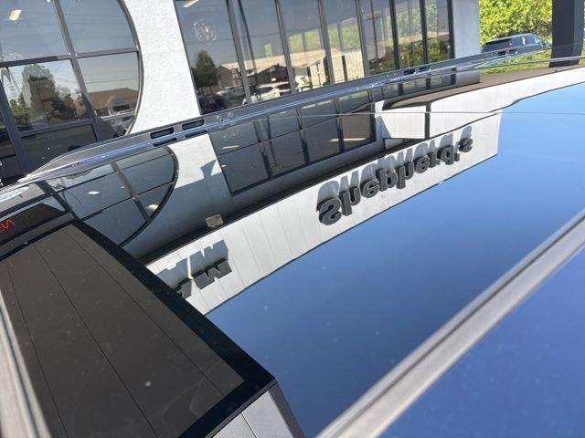 New 2026 Fathom Blue Pearl-Coat Exterior Paint (Late Availability) Jeep Grand Wagoneer image 4
