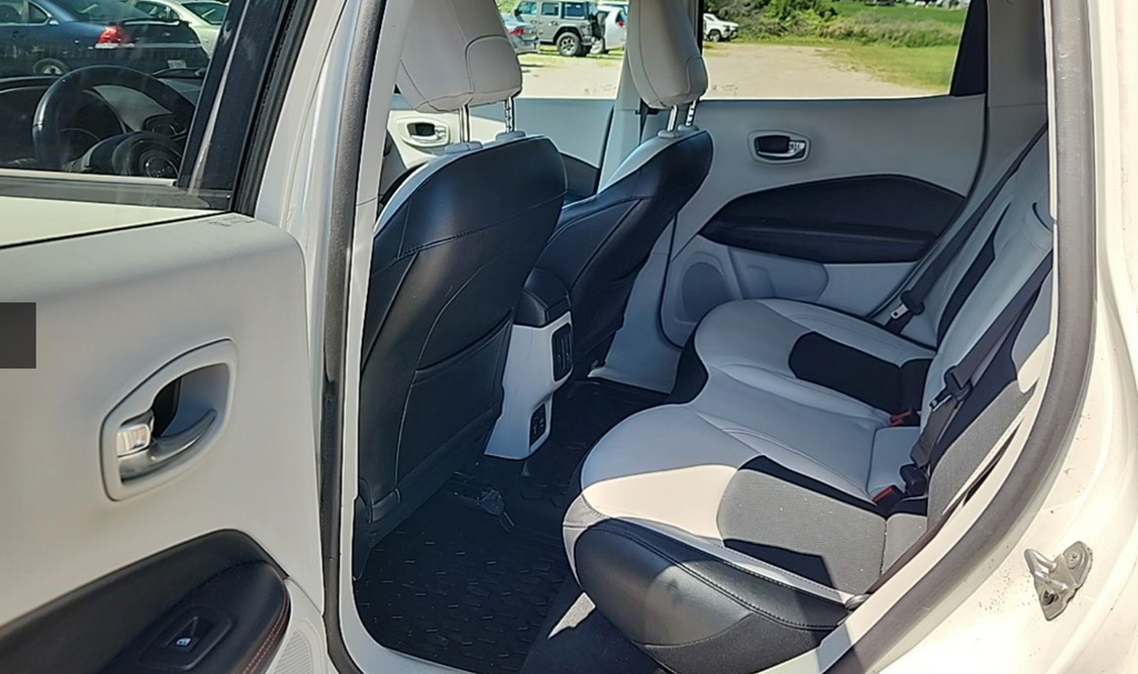 Used 2019 White Clearcoat Jeep Limited image 7