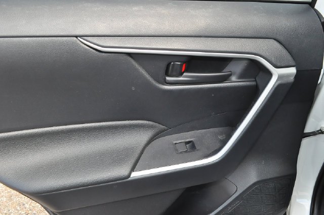 Used 2023 White Toyota LE image 19