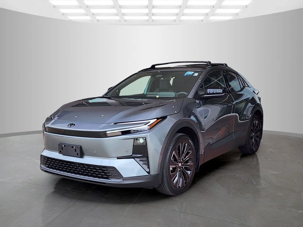 2026 Toyota C-HR XSE - Photo 9