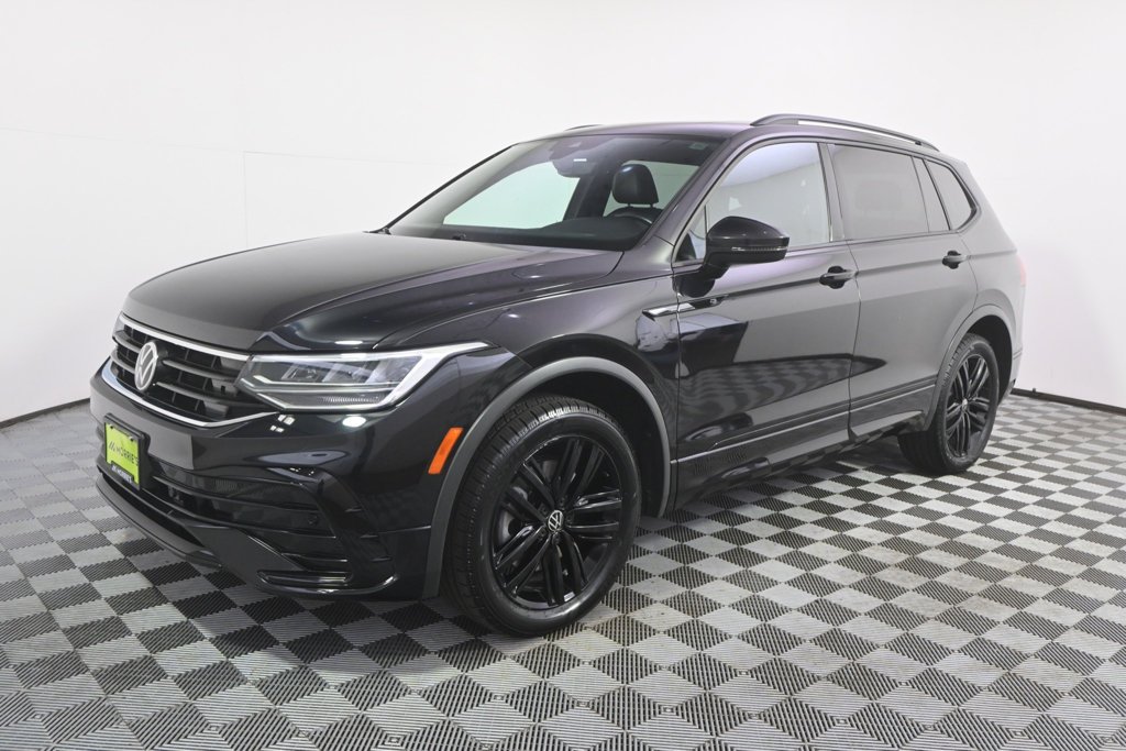 Used 2022 Volkswagen Tiguan SE R-LINE BLACK with VIN 3VV8B7AX9NM003244 for sale in St. Louis Park, Minnesota
