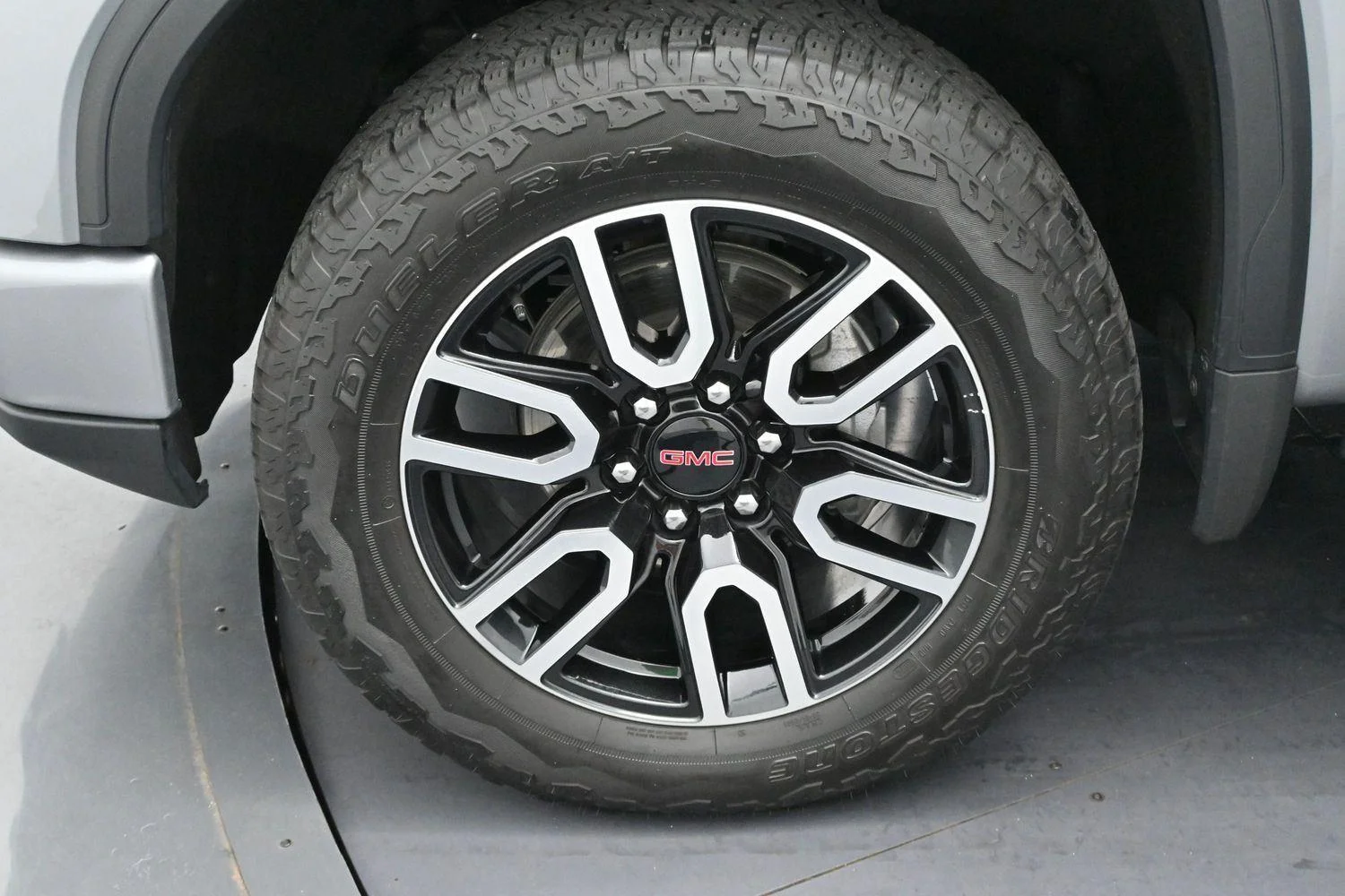 Used 2025 Sterling Metallic GMC AT4 image 37
