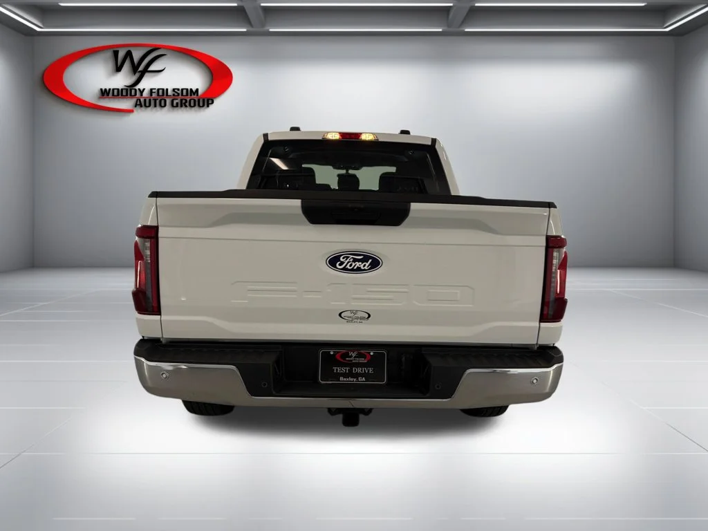 New 2026 Oxford White Ford XLT image 7