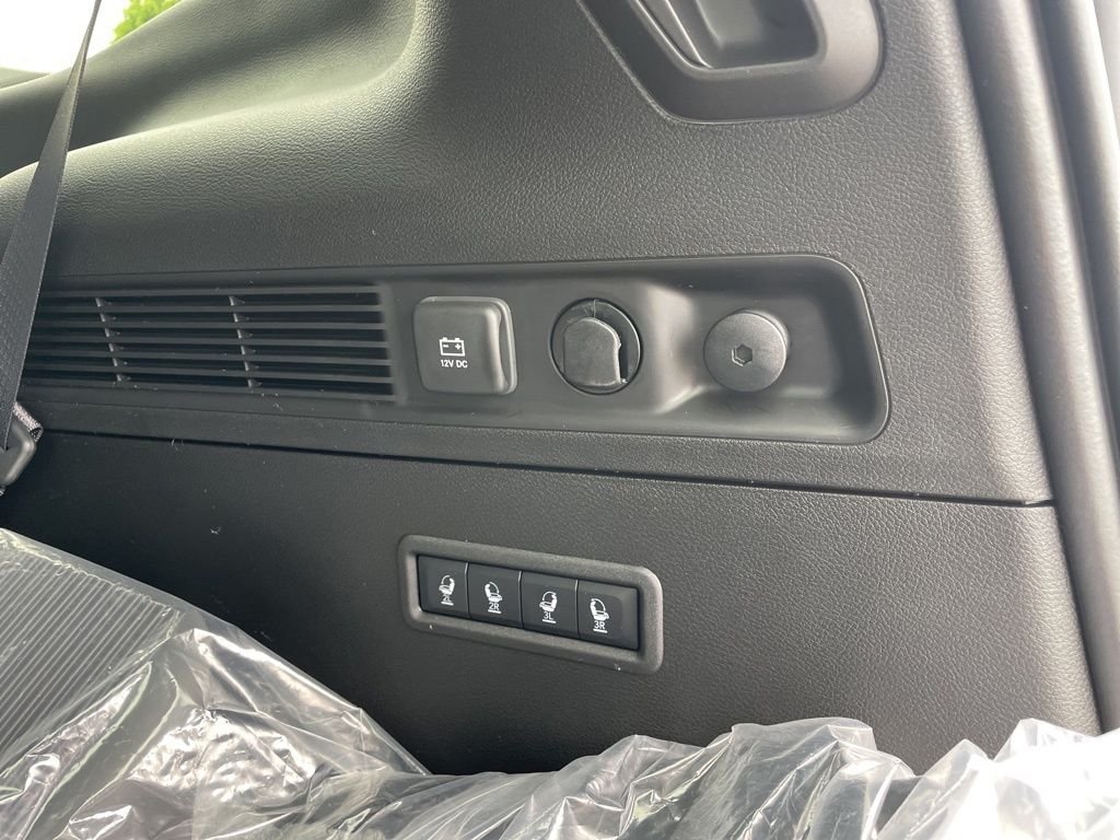 New 2026 Silver-Zynith Exterior Paint Jeep  image 38