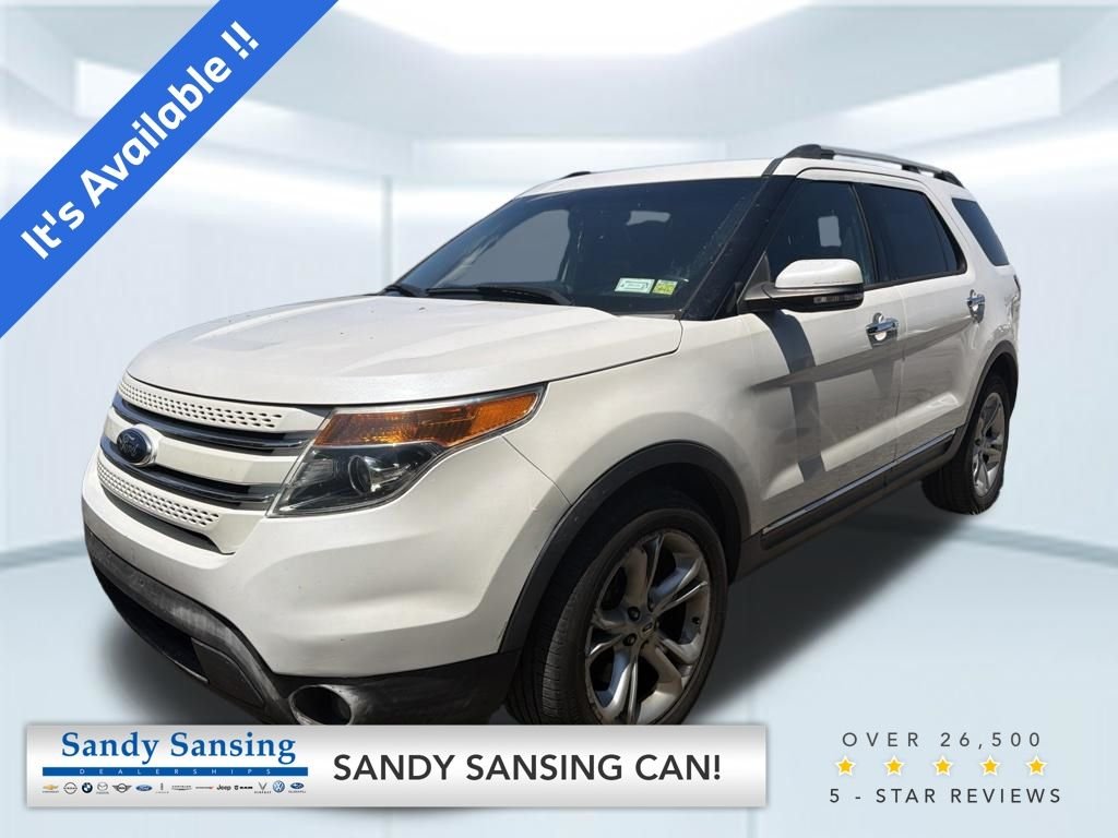 Used 2015 White Ford Limited image 1