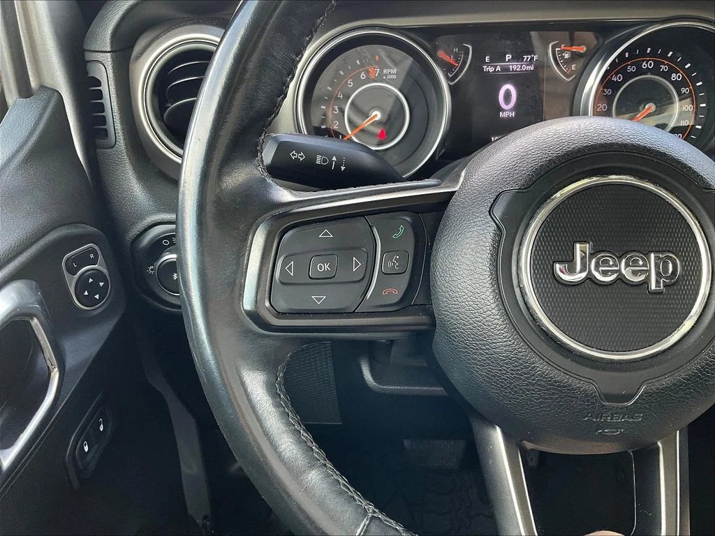 Used 2019 Silver Jeep Sport S image 31