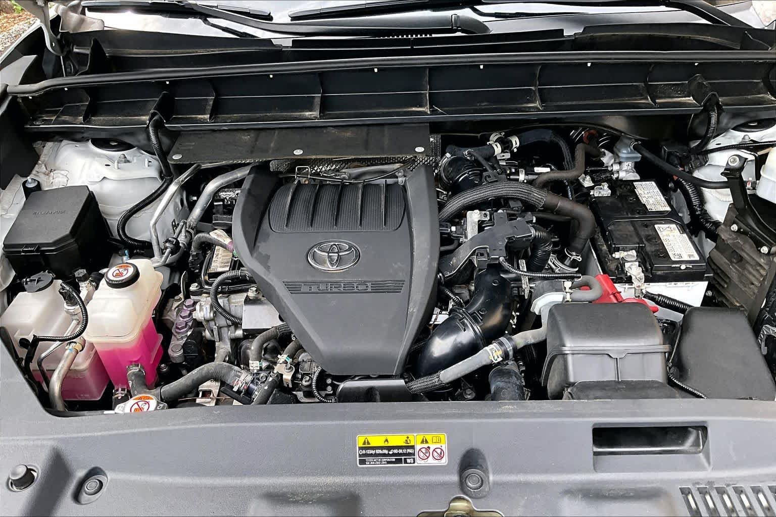 Used 2023 Wind Chill Pearl Toyota XLE image 32
